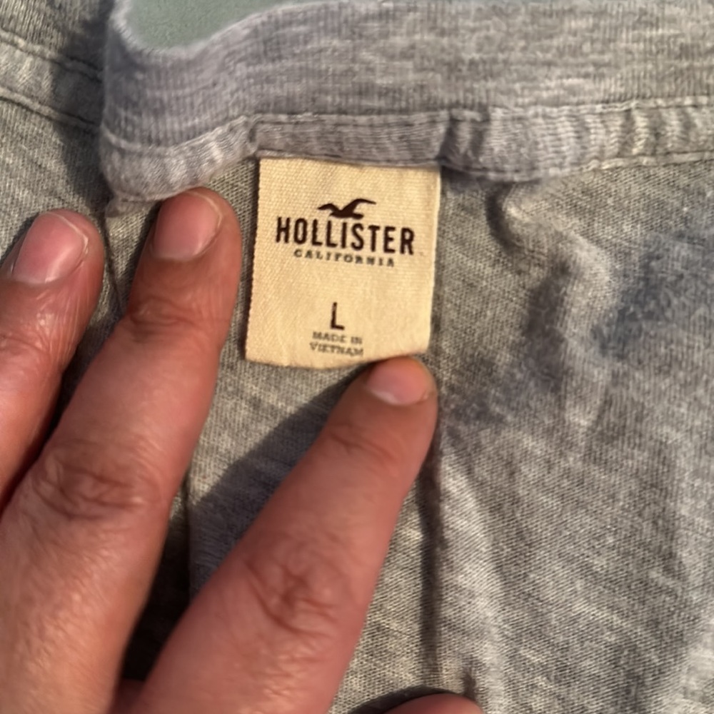 Hollister shirt - Picture 5 of 5